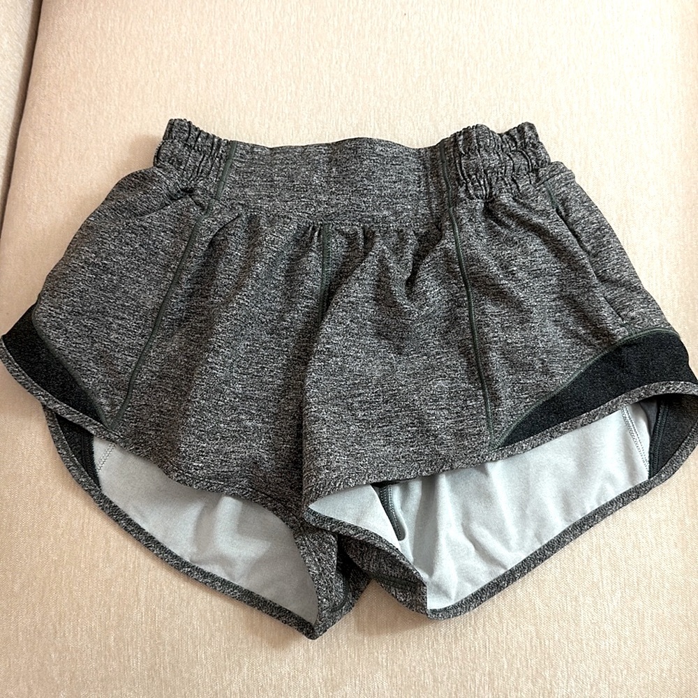 LULULEMON SHORTS 💖💖💖 Hotty Hot Low Rise